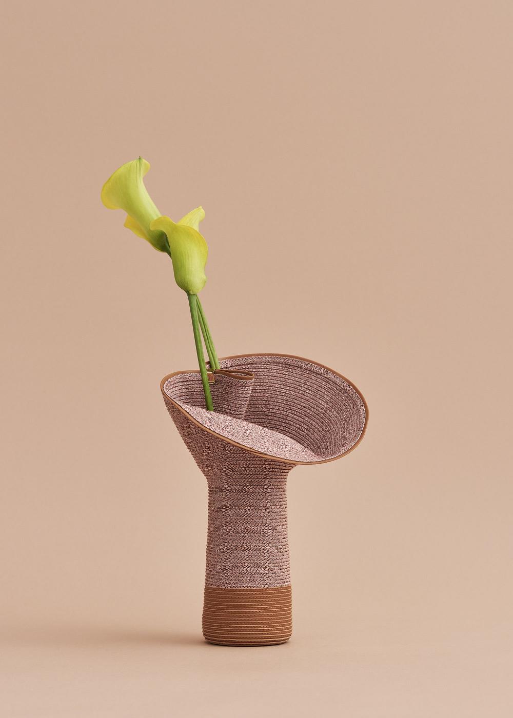 Mobje Polene Nano Lapel Vase Camel | PLO9976K